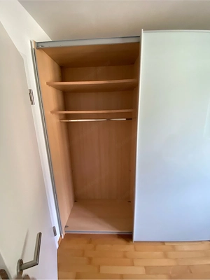 Kleiderschrank mit Schiebetür 222 x 200 x 67cm Bild 3