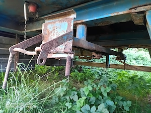 Plattform Anhänger Ballenwagen Stahlbrücke Bild 5