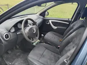 Dacia Sandero DCI Kleinwagen Bild 6