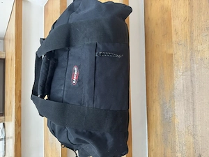 Sporttasche der Marke EASTPAK