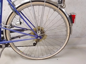 Gebrauchtes Citybike mit Korb und Schloss Bild 2