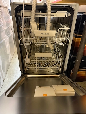 Miele Einbau-Geschirrspüler ca. 5 Jahre alt 45cm breit Bild 2