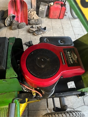 John Deere 111 Bild 2