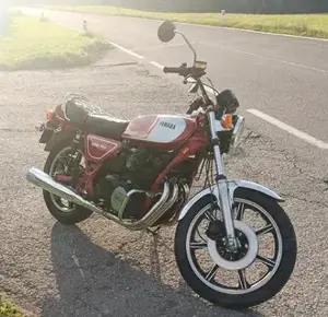 Yamaha XS 750 Bild 4