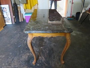 Vintage: Sehr schöner Tisch mit massiver Steinplatte Bild 2
