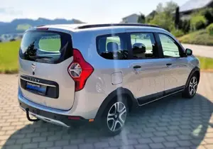 Dacia Lodgy Celebration**Anhängekupplung**Rückfahrkamara**Sitzheizung** wenig KM**SPARSAM 5l Bild 2