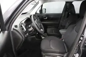 Jeep Renegade Longitude 1.5 T4 DCT7 e-Hybrid 96kW, Business-P... Bild 8