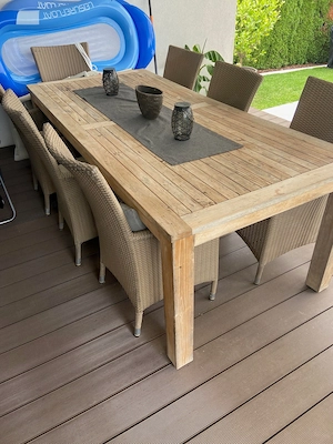 Hochwertiges Gartenmöbel-Set - Tisch mit 8 Rattanstühlen inkl. bequemer Polster