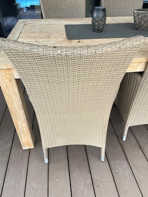 Hochwertiges Gartenmöbel-Set - Tisch mit 8 Rattanstühlen inkl. bequemer Polster Bild 2