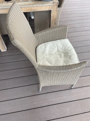 Hochwertiges Gartenmöbel-Set - Tisch mit 8 Rattanstühlen inkl. bequemer Polster Bild 3
