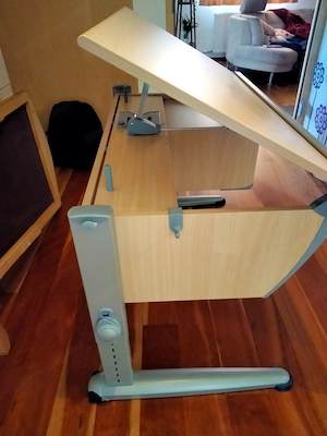Schreibtisch für Kinder Bild 3