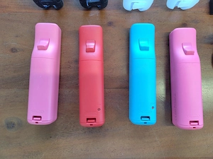 4x Nintendo Wii Remote Plus + 3x Nunchuck + Mayflash Wii-Bar Bild 3