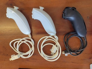 4x Nintendo Wii Remote Plus + 3x Nunchuck + Mayflash Wii-Bar Bild 5