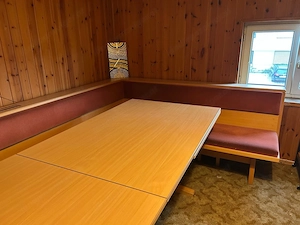 Eckbank und Tisch (ohne Stühle) gratis abzugeben Bild 2
