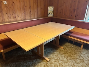 Eckbank und Tisch (ohne Stühle) gratis abzugeben Bild 3