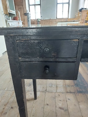 Tisch schwarz lackiert Bild 3