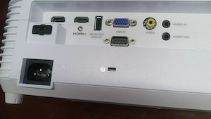 Acer Full-HD Beamer 4000 Lumen   nur 46 h, viel Zubehör Bild 6