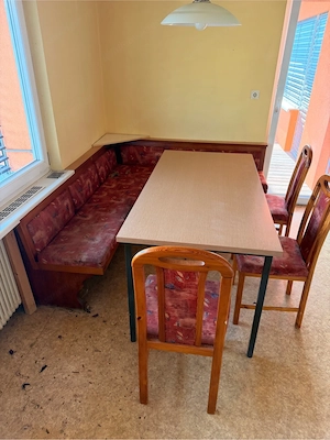 Eckbank inkl Stühle und Tisch zu verschenken Bild 4