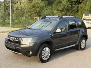 Dacia Duster dCi Allrad TÜV NEU 1.Besitz AHK Bild 2