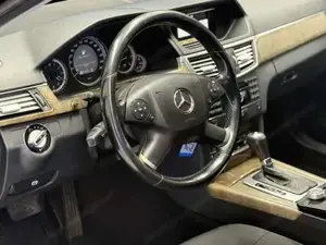 Mercedes-Benz E 220 Bild 9