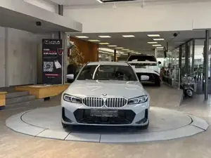 BMW 320 Bild 10