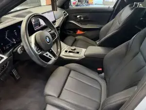 BMW 320 Bild 14