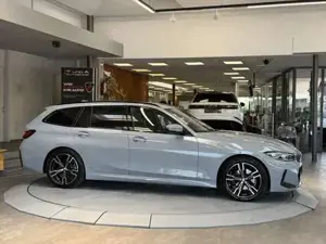 BMW 320 Bild 8