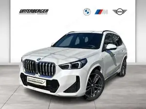 BMW X1 xDrive20d M Sportpaket // Anhängerkupplung // Head-Up // Panorama Glasdach