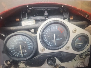 Suzuki GSX-R 750 supersport Bastelmoped Bild 4