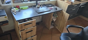 Schreibtisch  Bild 2