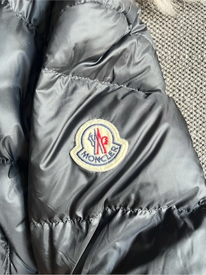 Moncler Boed Daunenjacke mit Kapuze & Shearling-Besatz - Neuwertig Bild 5