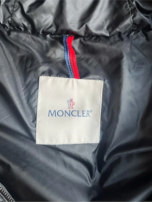 Moncler Boed Daunenjacke mit Kapuze & Shearling-Besatz - Neuwertig Bild 4