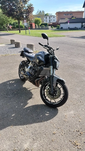Yamaha MT-07, 2014, NUR 10.700 km, TOP ZUSTAND Bild 3