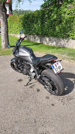 Yamaha MT-07, 2014, NUR 10.700 km, TOP ZUSTAND Bild 4
