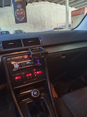 Audi A4 S4 Bild 6
