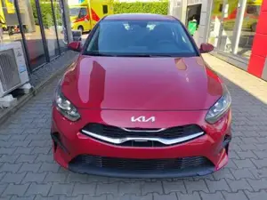 Kia Ceed / cee'd SPIN 1.5 T-GDI AT Kamera*Sitzheizung*APP*Navi 1... Bild 2