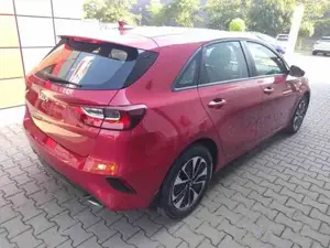 Kia Ceed / cee'd SPIN 1.5 T-GDI AT Kamera*Sitzheizung*APP*Navi 1... Bild 4