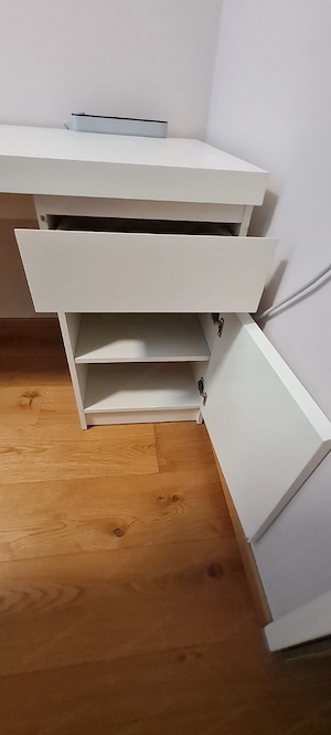Schreibtisch  Bild 2