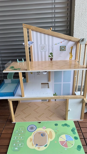 Richtig tolles Puppenhaus - guter Zustand