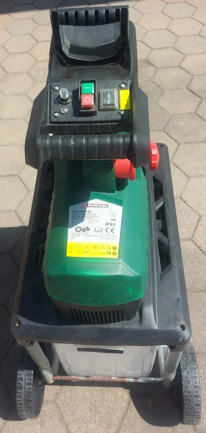 Verkaufe Motorsäge Husqvarna 235 und E-Gartenhäcksler von Parkside Bild 3