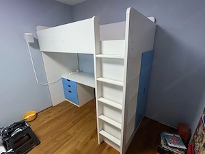 Hochbett mit Schreibtisch und Kleiderschrank Bild 3
