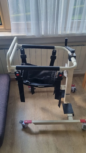 Patientenlifter Rollstuhl Bild 4