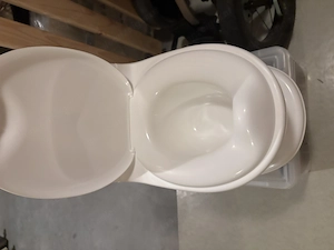 Töpfchen weiß im WC Designe mit Ton Bild 2