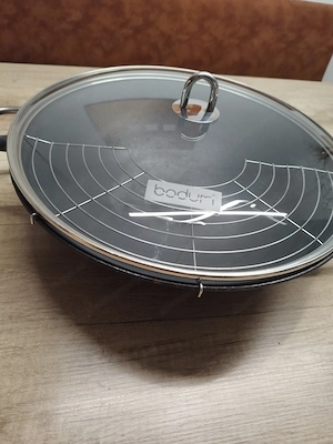 Gusseisernen Wok (Durchmesser 37 cm) fast wie neu!!! Bild 2