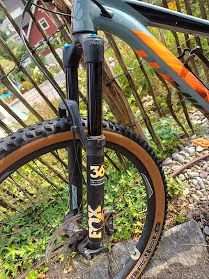 GIANT Fully Mountainbike Bild 5