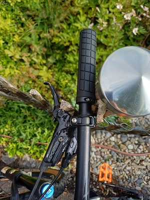 GIANT Fully Mountainbike Bild 3