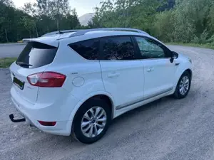 Ford Kuga 2,0 Titanium 4x4 TDCI DPF SUV Bild 5