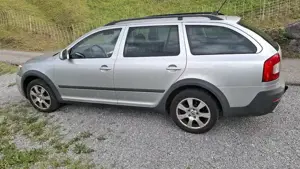 Skoda Octavia Scout 4x4 Bild 2