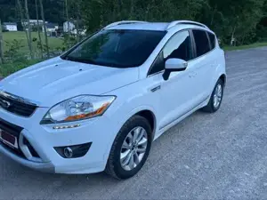 Ford Kuga 2,0 Titanium 4x4 TDCI DPF SUV Bild 4