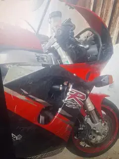Suzuki GSX-R 750 supersport Bastelmoped Bild 5